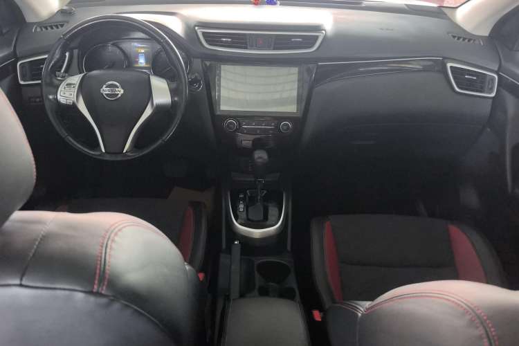 Used Nissan Qashqai 2016 2.0L CVT Luxury Edition Interior 3