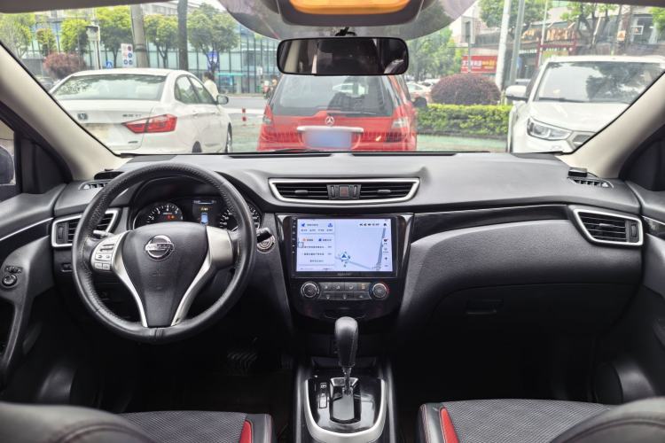 Used Nissan Qashqai 2016 2.0L CVT Luxury Edition Interior 9
