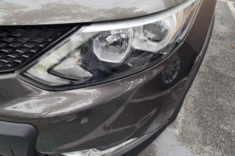 Used Nissan Qashqai 2016 2.0L CVT Luxury Edition Left Front Headlight