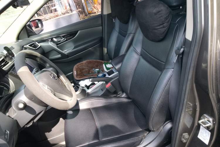 Used Nissan Qashqai 2016 2.0L CVT Elite Edition Left Front Seat