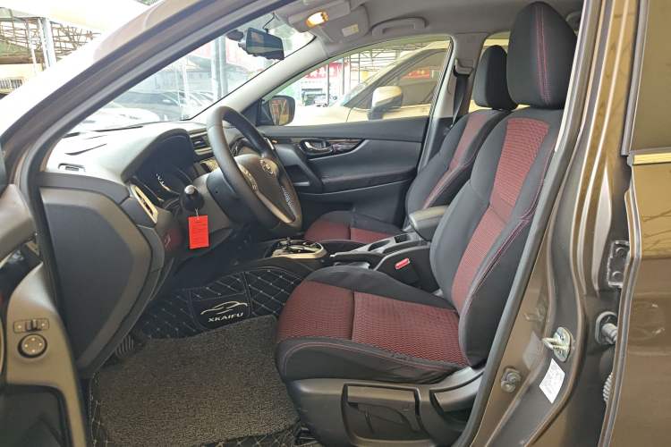Used Nissan Qashqai 2016 2.0L CVT Elite Edition Left Front Seat