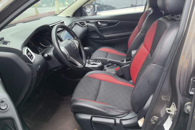 Used Nissan Qashqai 2016 2.0L CVT Luxury Edition Left Front Seat