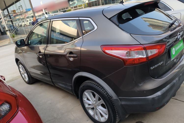 Used Nissan Qashqai 2016 2.0L CVT Elite Edition Left Side