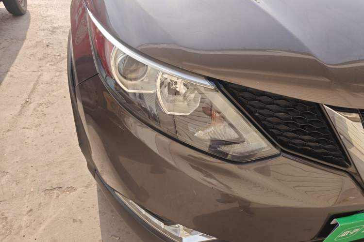Used Nissan Qashqai 2016 2.0L CVT Elite Edition Right Front Headlight