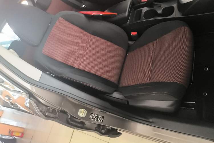 Used Nissan Qashqai 2016 2.0L CVT Elite Edition Right Front Seat