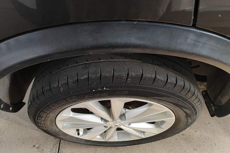 Used Nissan Qashqai 2016 2.0L CVT Elite Edition Right Rear Wheel Hub