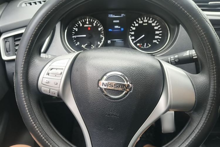 Used Nissan Qashqai 2016 2.0L CVT Elite Edition Steering Wheel