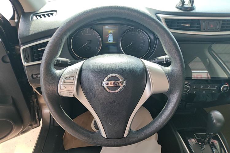 Used Nissan Qashqai 2016 2.0L CVT Elite Edition Steering Wheel