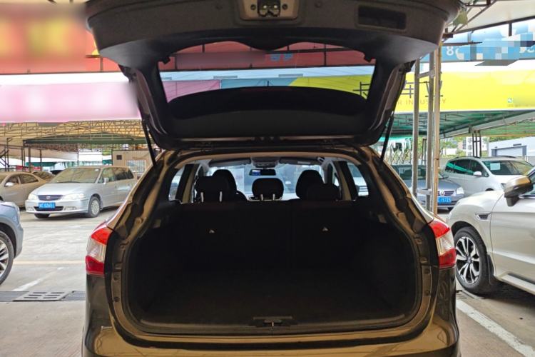 Used Nissan Qashqai 2016 2.0L CVT Elite Edition Trunk