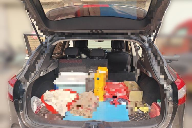 Used Nissan Qashqai 2016 2.0L CVT Elite Edition Trunk