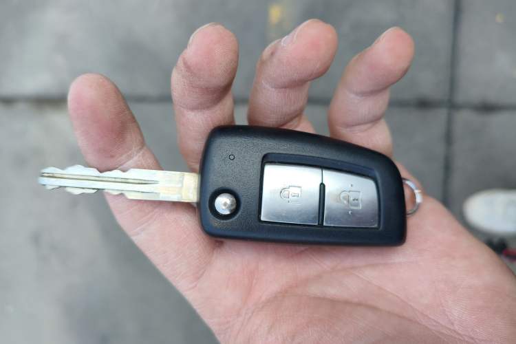 Used Nissan Qashqai 2016 2.0L CVT Elite Edition Vehicle Key