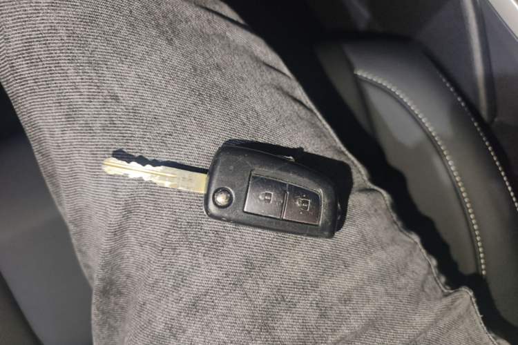 Used Nissan Qashqai 2016 2.0L CVT Elite Edition Vehicle Key