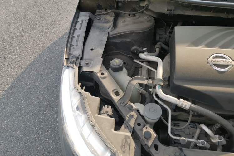 Used Nissan Qashqai 2016 2.0L CVT Elite Edition Engine Bay Right