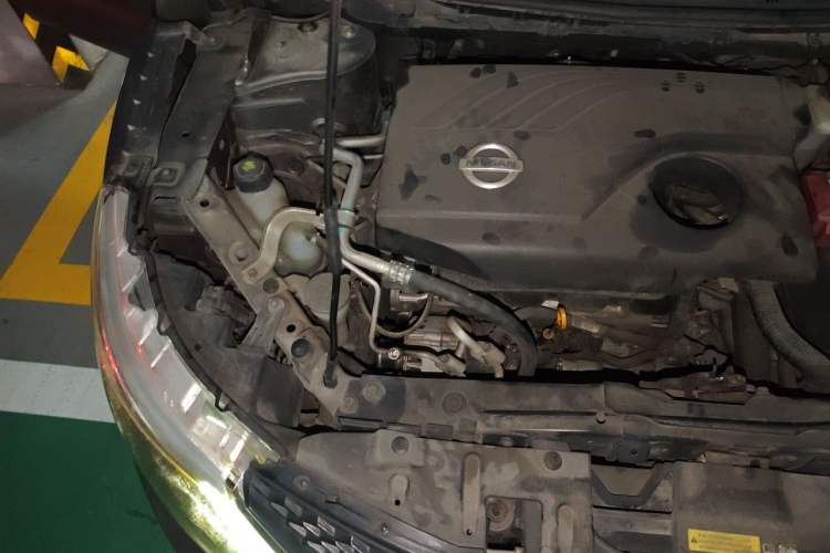 Used Nissan Qashqai 2016 2.0L CVT Elite Edition Engine Bay Right