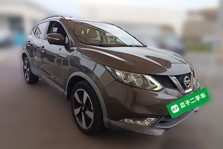 Used Nissan Qashqai 2016 2.0L CVT Deluxe Edition Front Right 45 Deg