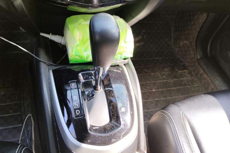 Used Nissan Qashqai 2016 2.0L CVT Elite Edition Gear Lever