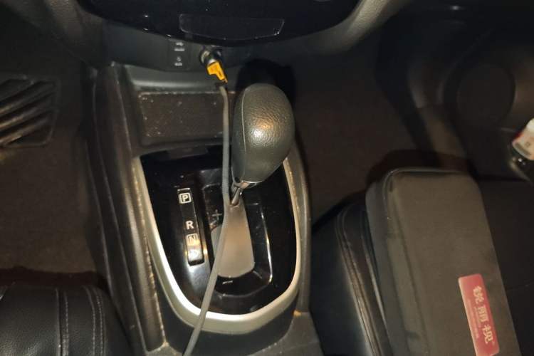 Used Nissan Qashqai 2016 2.0L CVT Elite Edition Gear Lever