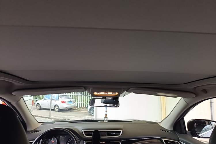 Used Nissan Qashqai 2016 2.0L CVT Deluxe Edition Headliner