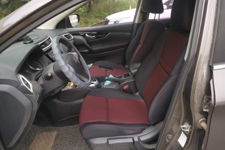 Used Nissan Qashqai 2016 2.0L CVT Elite Edition Left Front Seat