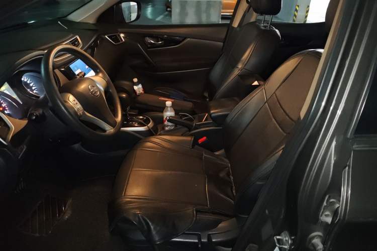 Used Nissan Qashqai 2016 2.0L CVT Elite Edition Left Front Seat