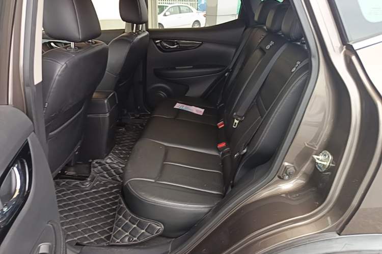 Used Nissan Qashqai 2016 2.0L CVT Deluxe Edition Left Rear Seat