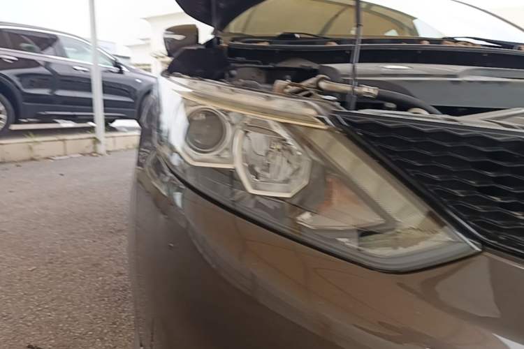 Used Nissan Qashqai 2016 2.0L CVT Deluxe Edition Right Front Headlight