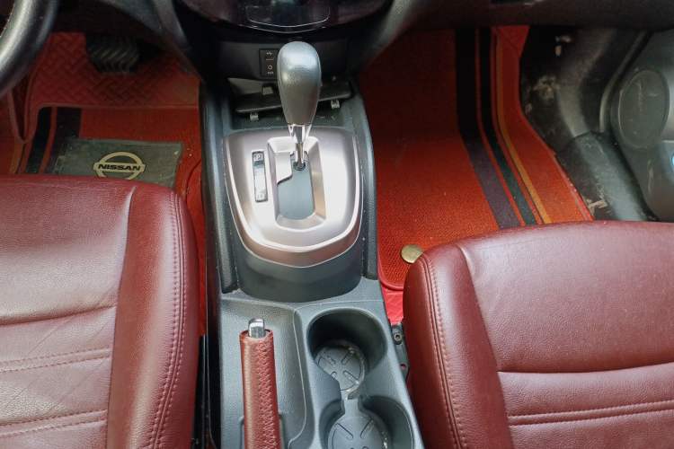 Used Nissan Qashqai 2016 2.0L CVT Elite Edition Gear Lever