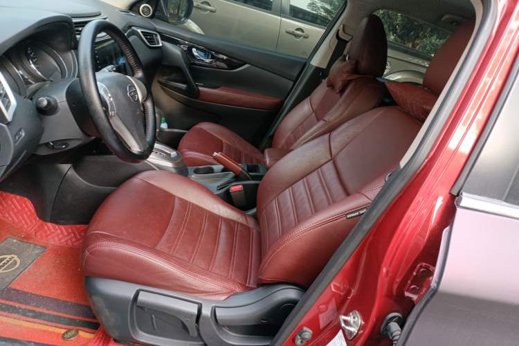 Used Nissan Qashqai 2016 2.0L CVT Elite Edition Left Front Seat