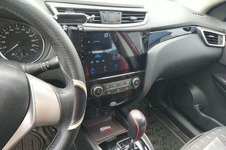 Used Nissan Qashqai 2016 2.0L CVT Leading Edition Audio And AC Panel