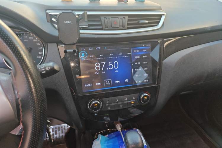 Used Nissan Qashqai 2016 2.0L CVT Elite Edition Audio And AC Panel