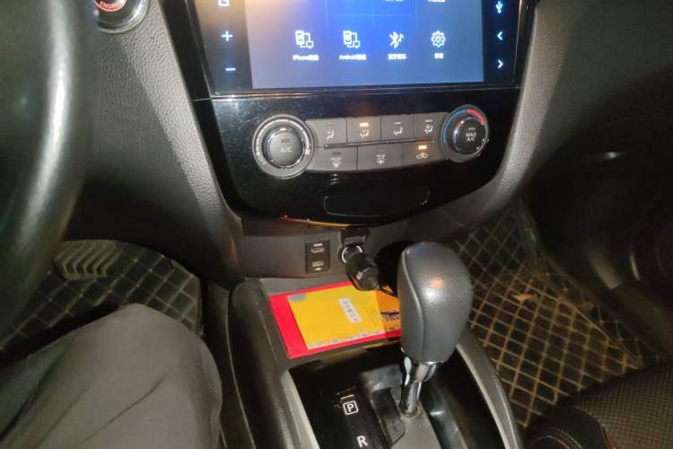 Used Nissan Qashqai 2016 2.0L CVT Luxury Edition Audio And AC Panel