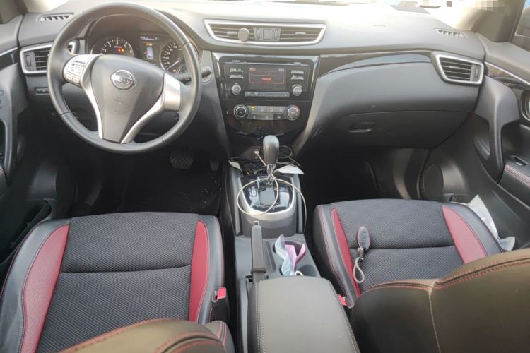 Used Nissan Qashqai 2016 2.0L CVT Luxury Edition Center Console