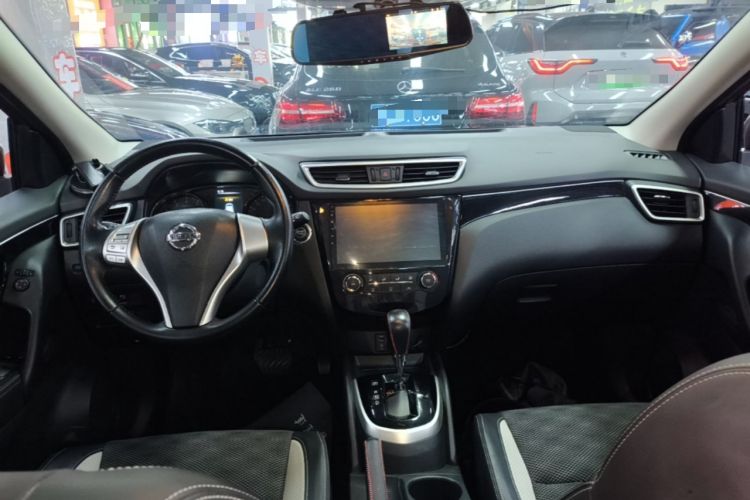 Used Nissan Qashqai 2016 2.0L CVT Luxury Edition Center Console