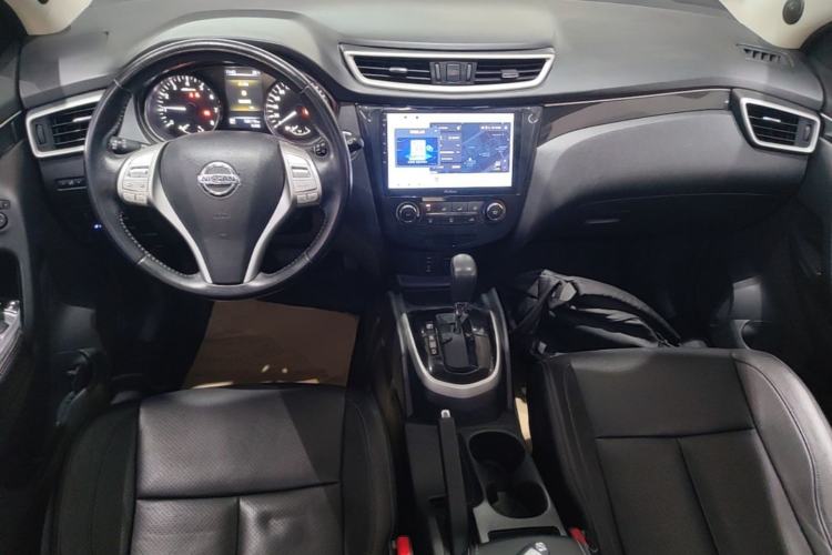 Used Nissan Qashqai 2016 2.0L CVT Deluxe Edition Center Console