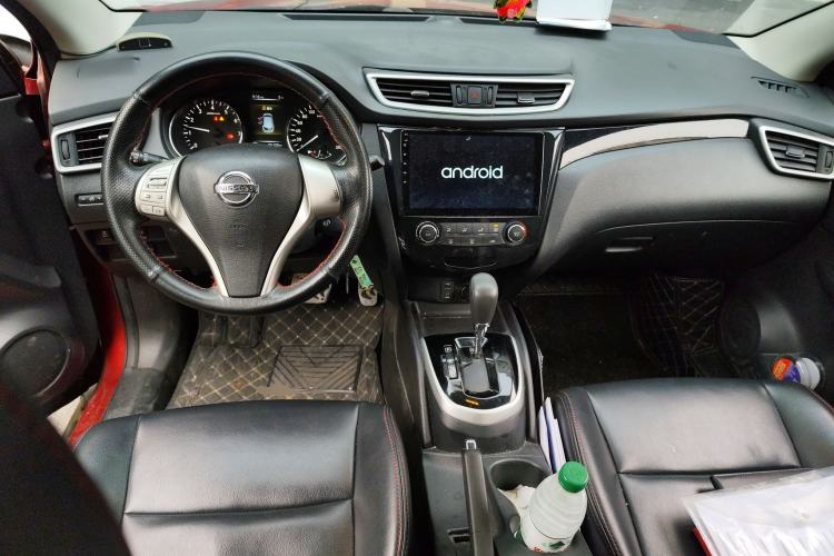 Used Nissan Qashqai 2016 2.0L CVT Elite Edition Center Console