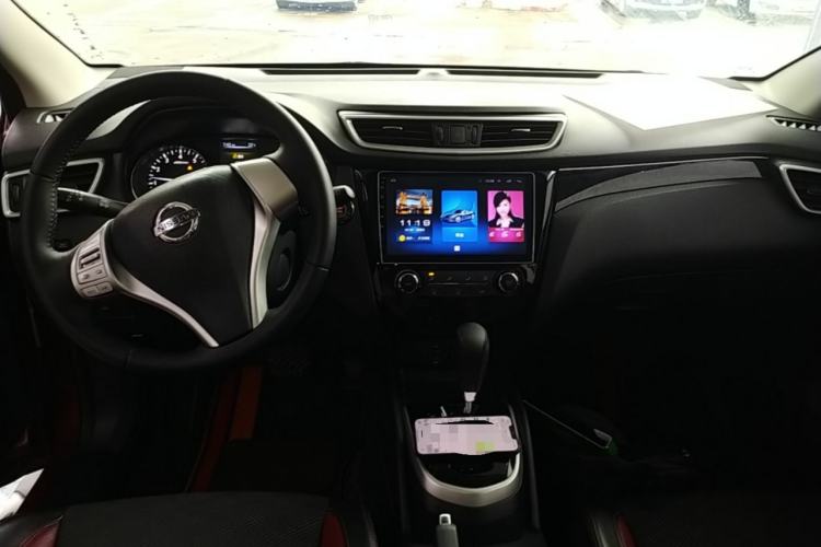 Used Nissan Qashqai 2016 2.0L CVT Luxury Edition Center Console
