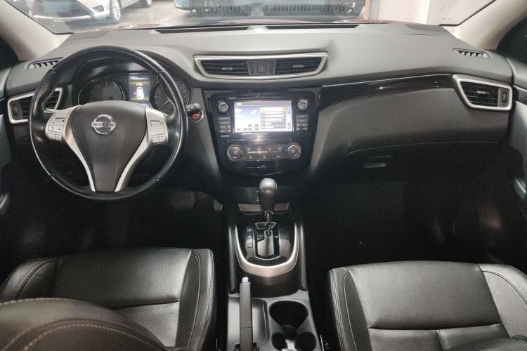 Used Nissan Qashqai 2016 2.0L CVT Deluxe Edition Center Console