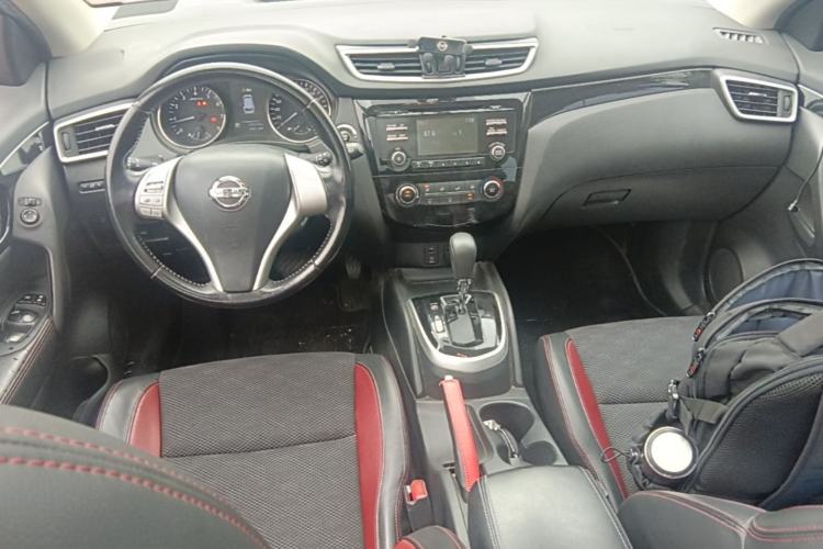 Used Nissan Qashqai 2016 2.0L CVT Luxury Edition Center Console