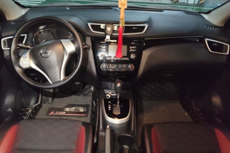 Used Nissan Qashqai 2016 2.0L CVT Luxury Edition Center Console