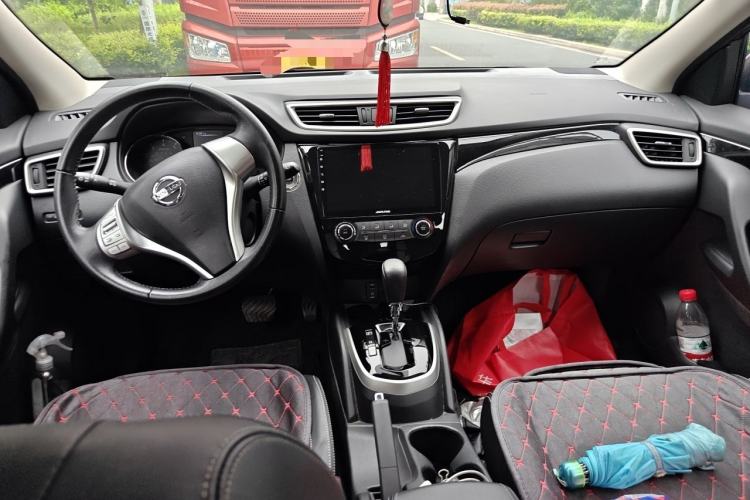 Used Nissan Qashqai 2016 2.0L CVT Luxury Edition Center Console