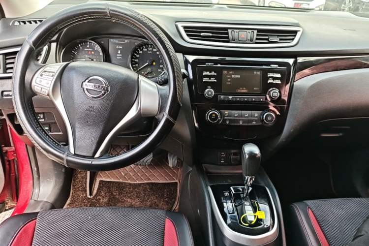 Used Nissan Qashqai 2016 2.0L CVT Luxury Edition Center Console