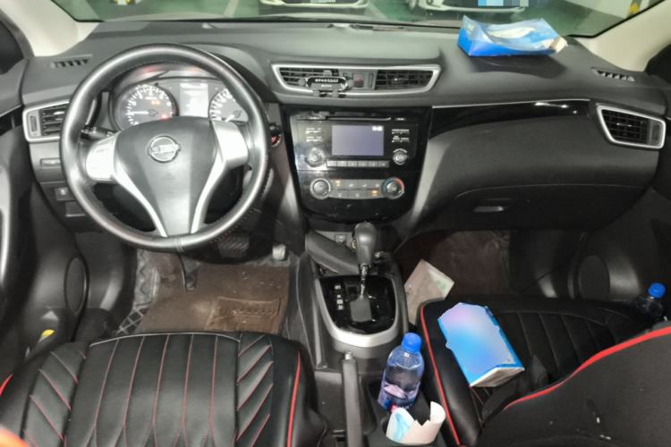 Used Nissan Qashqai 2016 2.0L CVT Luxury Edition Center Console