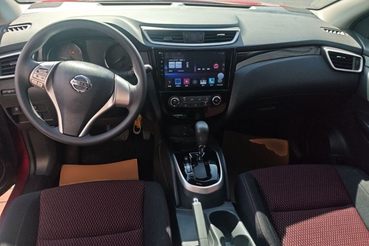 Used Nissan Qashqai 2016 2.0L CVT Elite Edition Center Console