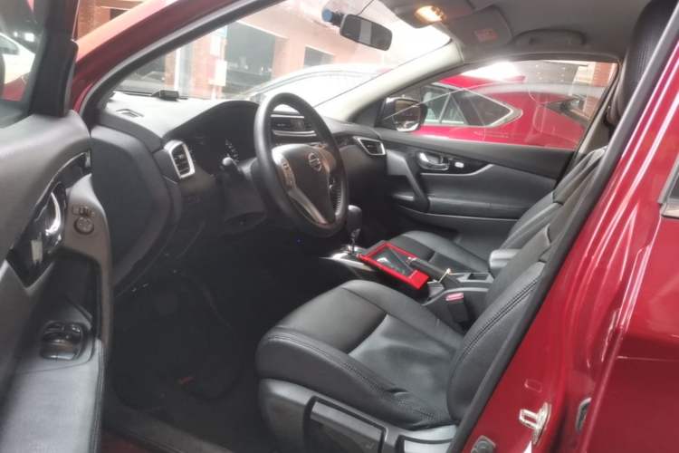 Used Nissan Qashqai 2016 2.0L CVT Elite Edition Driver Seat