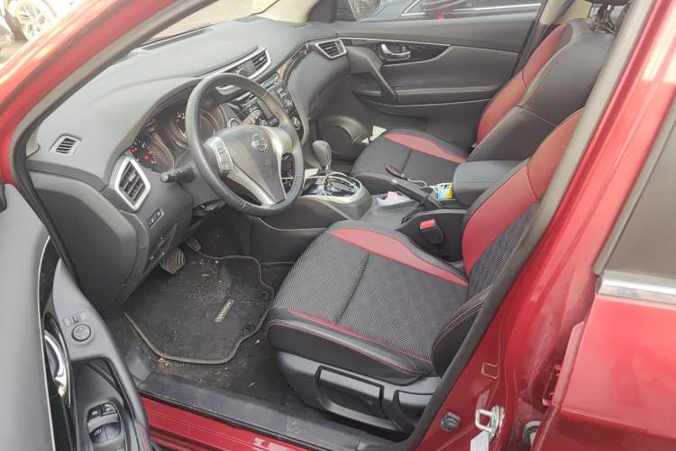 Used Nissan Qashqai 2016 2.0L CVT Luxury Edition Driver Seat