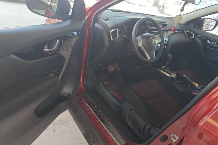 Used Nissan Qashqai 2016 2.0L CVT Elite Edition Driver Seat