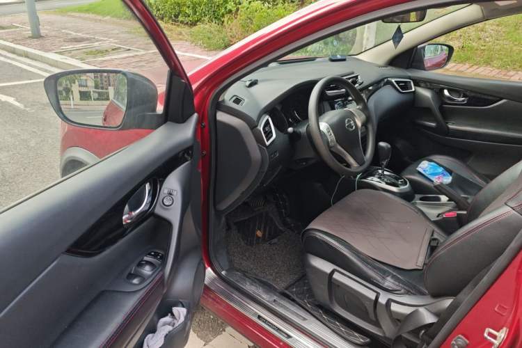 Used Nissan Qashqai 2016 2.0L CVT Elite Edition Driver Seat