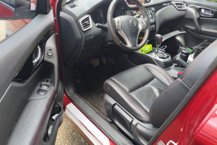 Used Nissan Qashqai 2016 2.0L CVT Elite Edition Driver Seat