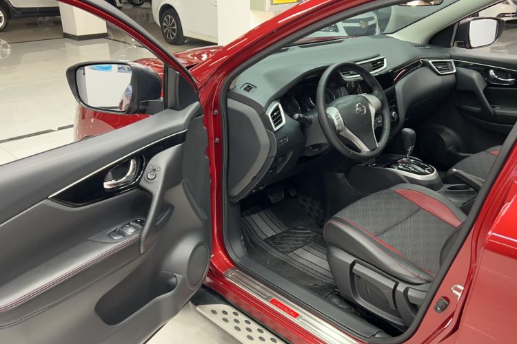 Used Nissan Qashqai 2016 2.0L CVT Luxury Edition Driver Seat