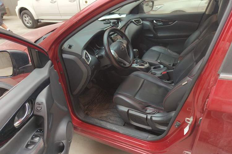 Used Nissan Qashqai 2016 2.0L CVT Elite Edition Driver Seat
